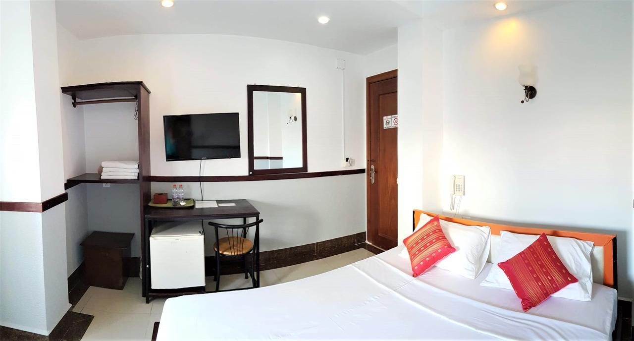 Lalune Hotel พนมเปญ ภายนอก รูปภาพ