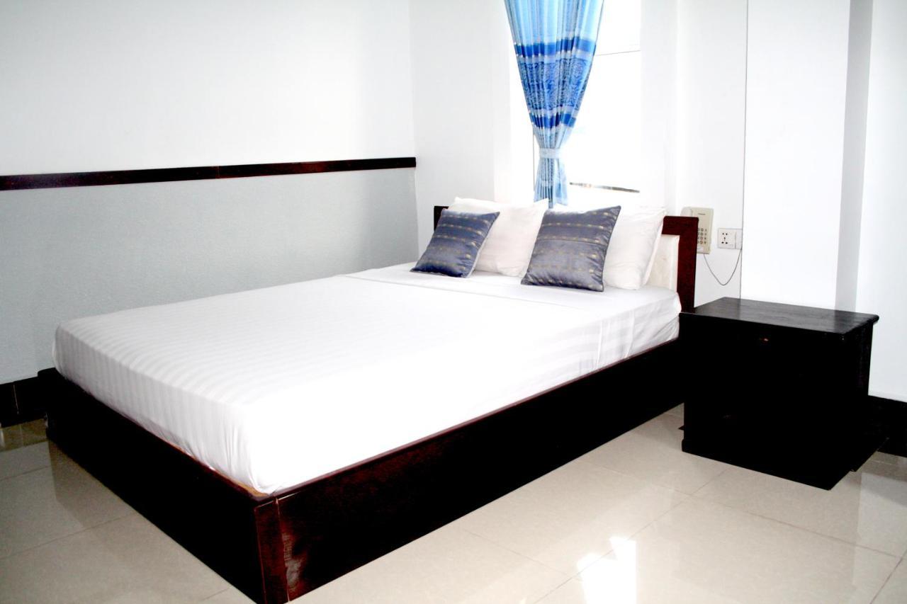 Lalune Hotel พนมเปญ ภายนอก รูปภาพ